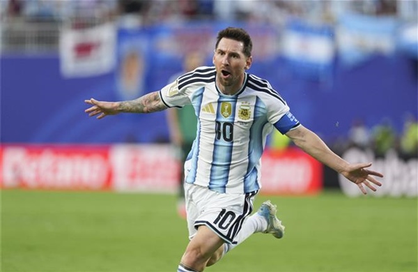 Lionel Messi nói lời chia tay đội tuyển Argentina