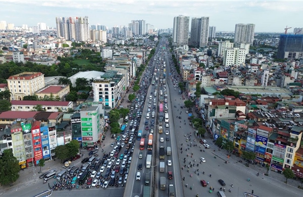 Cửa ngõ Hà Nội ken đặc xe cộ trước kỳ nghỉ lễ 30/4 - 1/5