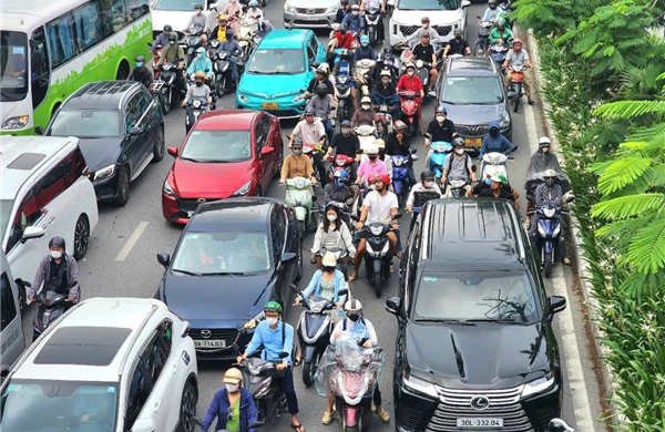 Hà Nội sẽ có các chính sách hỗ trợ chuyển đổi phương tiện giao thông xanh