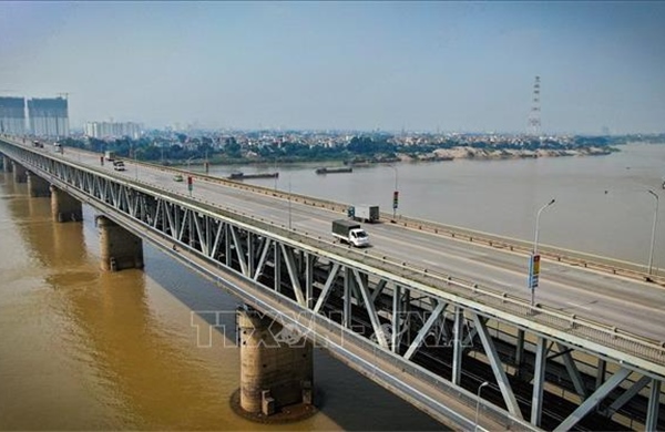 Hà Nội phân luồng cầu Thăng Long, hạn chế xe tải và xe khách từ 15/9