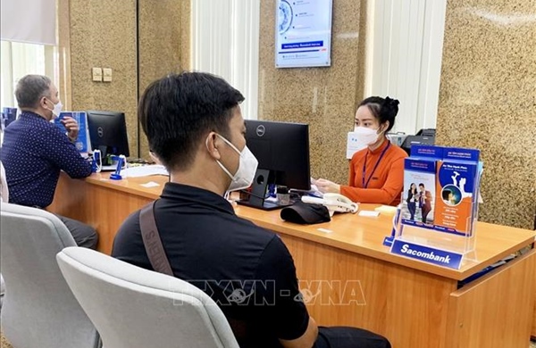 Lãi suất tiết kiệm đảo chiều giảm trở lại sau các đợt tăng cục bộ