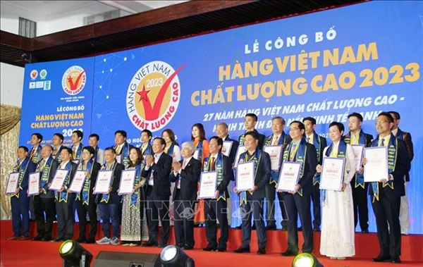 Trao chứng nhận Hàng Việt Nam chất lượng cao cho 519 doanh nghiệp