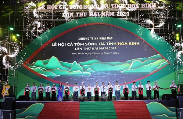 Khai mạc Lễ hội Cá Tôm sông Đà năm 2024