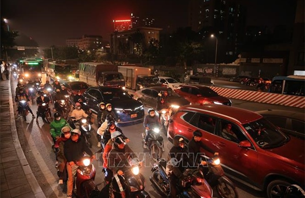 Hà Nội: Lượng phương tiện tăng cao tại các cửa ngõ