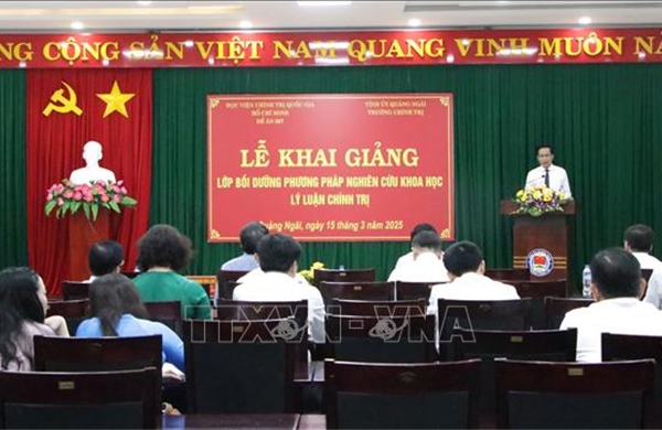 Thiết lập hệ thống chức danh nghề nghiệp riêng với giảng viên trường chính trị