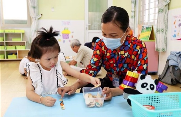 Dự kiến ban hành nhiều quy định mới về trả lương dạy thêm giờ cho giáo viên