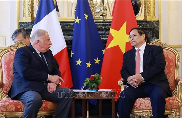 Thủ tướng Phạm Minh Chính hội kiến Chủ tịch Thượng viện Pháp