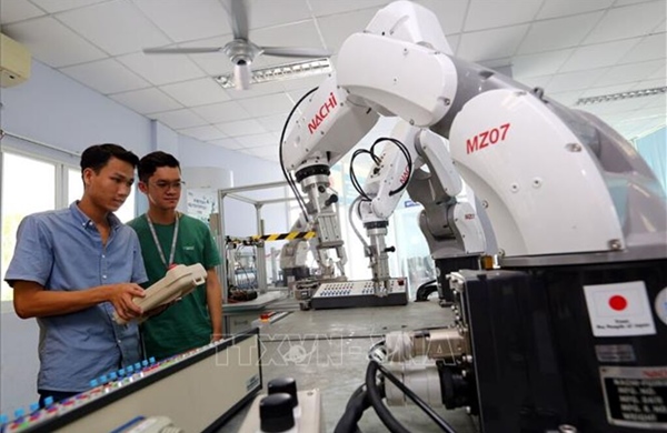 Phát triển công nghệ chiến lược đòn bẩy cho mô hình tăng trưởng mới