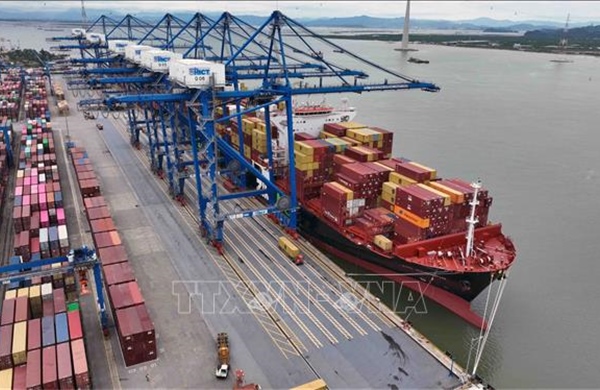 AMRO: Kinh tế Việt Nam duy trì đà tăng trưởng mạnh mẽ trong bối cảnh bất ổn toàn cầu