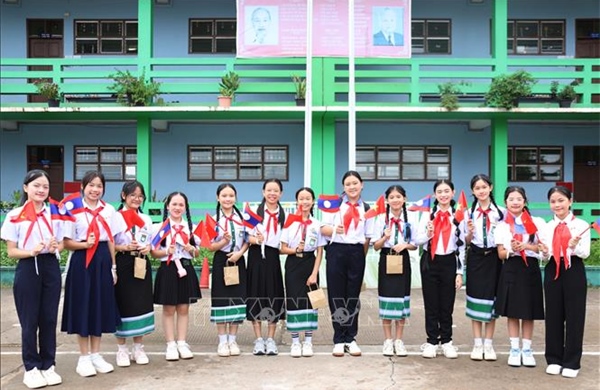 Kết nối tình bạn, vun đắp tình hữu nghị Việt Nam – Lào