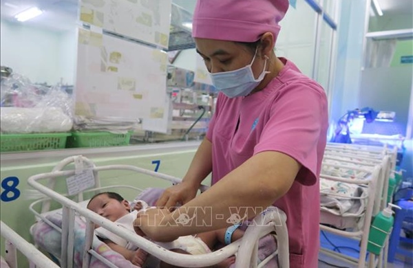 Bộ Y tế ban hành tài liệu hướng dẫn quốc gia về dịch vụ chăm sóc và điều trị trẻ sơ sinh