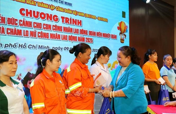 Hơn 28 tỷ đồng chăm lo cho nữ công nhân lao động có hoàn cảnh khó khăn