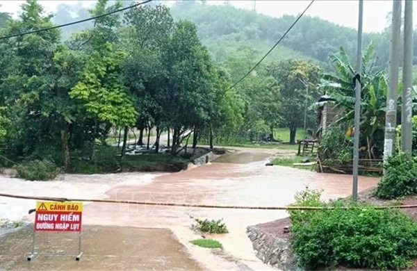 Bão số 5: Nhiều khu vực, điểm giao thông bị ngập, chia cắt tại Quảng Trị