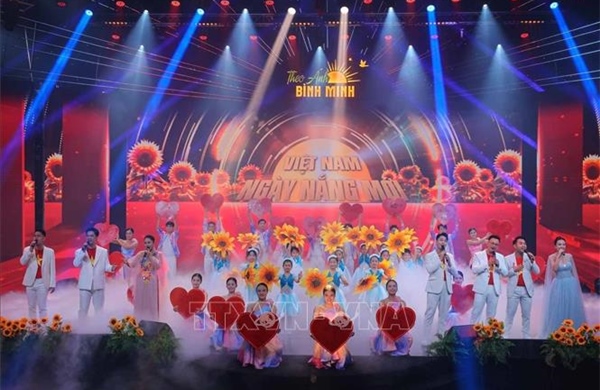 Chương trình nghệ thuật &#39;Theo ánh bình minh&#39; vì nạn nhân chất độc da cam