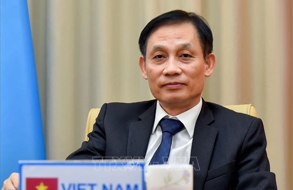 Quyền Bộ trưởng Ngoại giao Lê Hoài Trung điện đàm với Bộ trưởng Ngoại giao Lào 