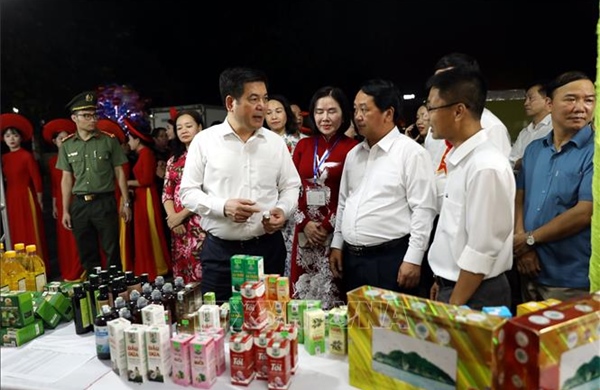 Khai mạc Hội chợ triển lãm hàng Công nghiệp nông thôn tiêu biểu khu vực phía Bắc – Tuyên Quang 2025