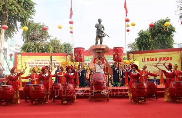 Dâng hương tưởng niệm Anh hùng dân tộc Nguyễn Trung Trực