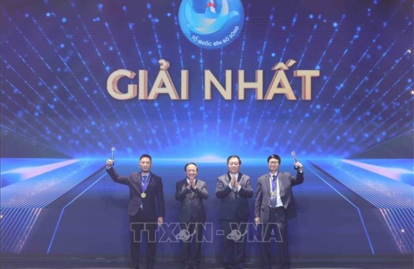 Trao giải Cuộc thi và Triển lãm ảnh nghệ thuật cấp quốc gia &#39;Tổ quốc bên bờ sóng&#39; lần thứ III năm 2025