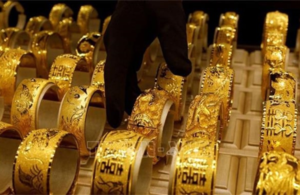 Chờ đợi dữ liệu kinh tế Mỹ, giá vàng &#39;tạm nghỉ&#39; ở mốc 4.000 USD/ounce