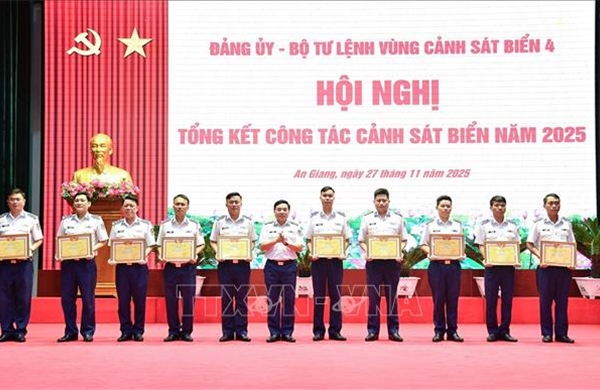 Xứng danh &#39;Bộ đội Cụ Hồ&#39; trên biển