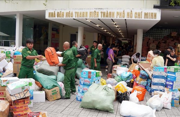 TP Hồ Chí Minh đã tiếp nhận gần 245 tỷ đồng ủng hộ đồng bào bị thiên tai