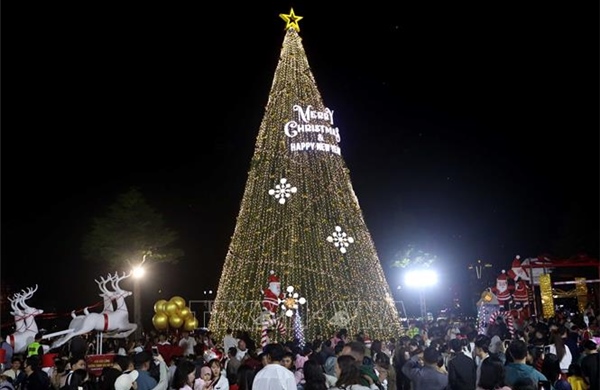 Đà Nẵng rộn ràng đón Giáng sinh 2025