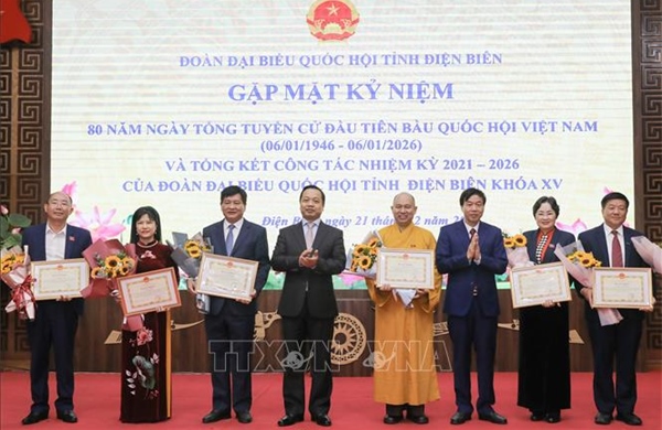 Gặp mặt các thế hệ đại biểu Quốc hội của tỉnh Điện Biên