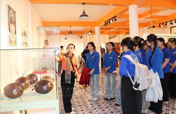 Bảo tàng Dừa sáp Trà Vinh là điểm du lịch tiêu biểu Đồng bằng sông Cửu Long