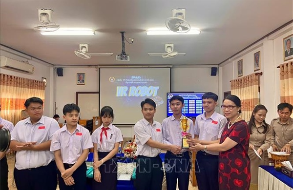 Việt Nam, Lào thúc đẩy hợp tác giáo dục về khoa học, công nghệ