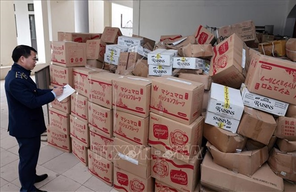 Thị trường vào cao điểm Tết: Dồi dào nguồn hàng, siết chặt kiểm soát