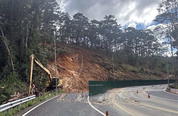 Lâm Đồng cấm đèo Prenn Đà Lạt trong 6 ngày để hoàn thành sửa chữa sạt lở