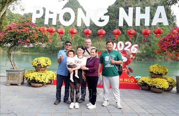 Đón vận may đầu năm giữa kỳ quan Phong Nha - Kẻ Bàng