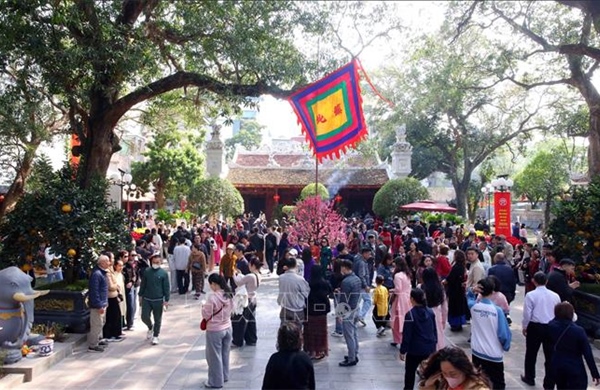 Con số ấn tượng: 1,34 triệu lượt khách 'xông đất' Thủ đô dịp Tết Bính Ngọ