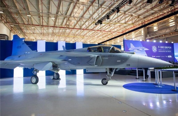 Brazil trình làng tiêm kích siêu thanh đầu tiên sản xuất trong nước