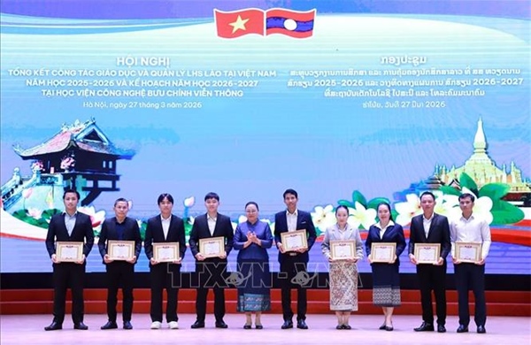 Củng cố và nâng tầm hợp tác giáo dục Việt Nam - Lào