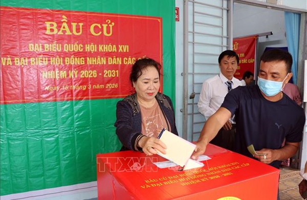 Cử tri Vĩnh Long nô nức với ngày hội non sông