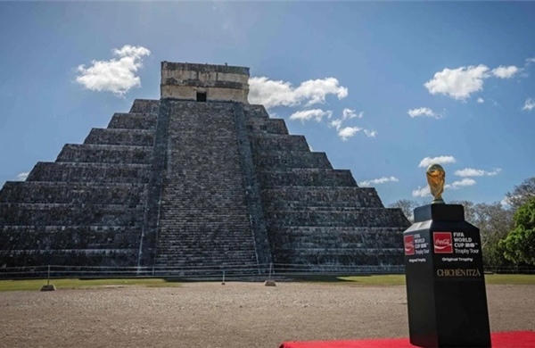 World Cup 2026: Mexico giới thiệu cúp vàng tại kỳ quan Chichén Itzá 