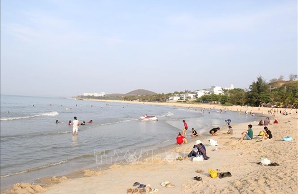 Khởi công chỉnh trang khu vực bãi biển đá Ông Địa