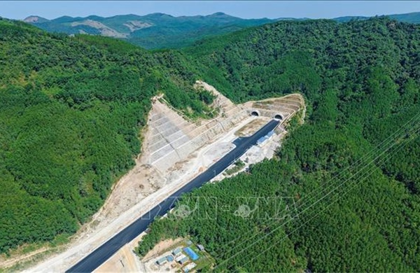 Từ 11h30 ngày 29/4 sẽ khai thác cao tốc Bắc - Nam từ Hoài Nhơn tới hầm Cù Mông