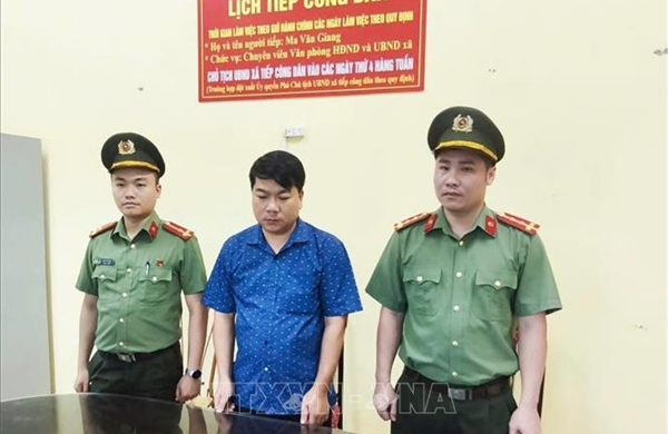 Khổi tố đối tượng lừa đảo chiếm đoạt tài sản và làm giả tài liệu của cơ quan, tổ chức