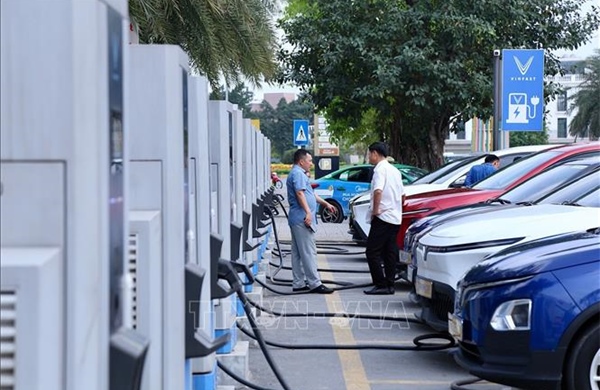 Không để 'đứt gãy' chính sách ưu đãi xe điện