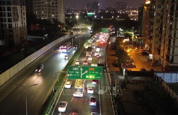 Người dân trở lại Hà Nội sớm, ùn tắc kéo dài trong đêm trên cao tốc Pháp Vân - Cầu Giẽ