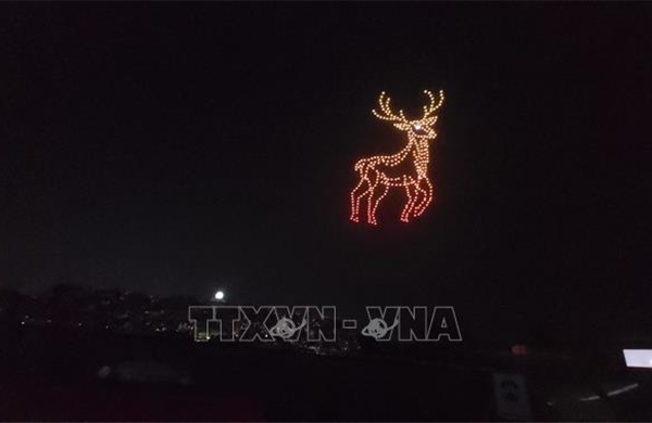 400 drone rực sáng chào mừng thành phố Đồng Nai