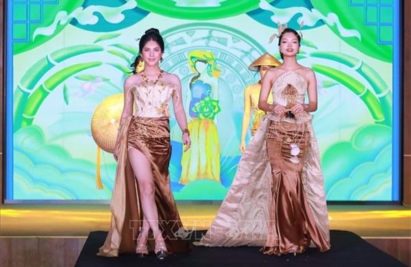 GenZ đưa âm hưởng di sản lên sàn diễn đương đại qua 'Sắc Xẩm'