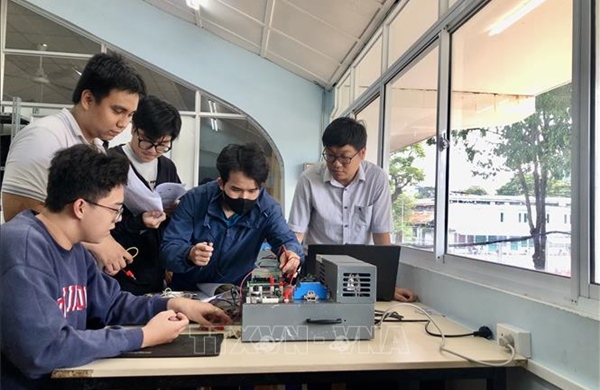 Ban hành chính sách học bổng cho các ngành khoa học, công nghệ chiến lược