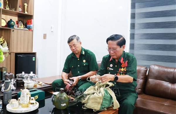 Mang trái tim người lính để sống vì cộng đồng