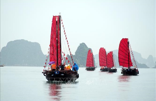 Khai trương sản phẩm du lịch trải nghiệm thuyền ba vách Hạ Long