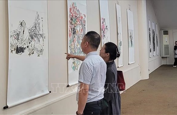 Khai mạc triển lãm lưu động các nước ASEAN tại Hà Nội