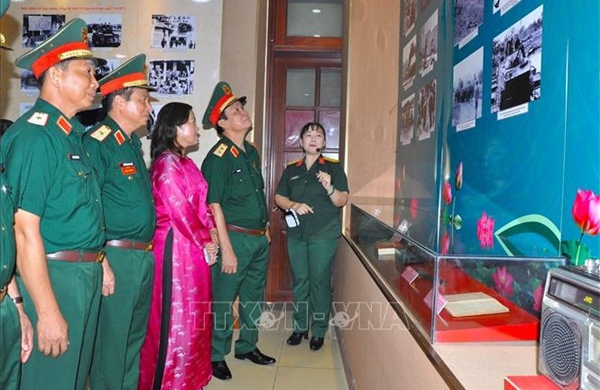 Triển lãm chuyên đề “80 năm tiếp bước dưới quân kỳ”