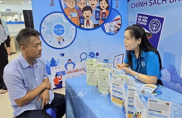Sớm hoàn thành mục tiêu trên 95% dân số tham gia bảo hiểm y tế